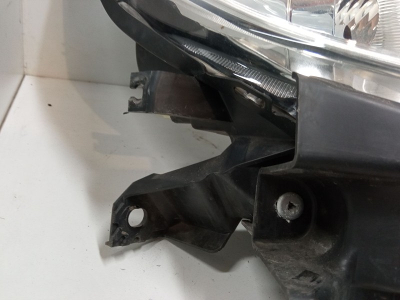 Recambio de faro derecho para renault clio iii (br0/1, cr0/1) 1.5 dci (br17, cr17) referencia OEM IAM   