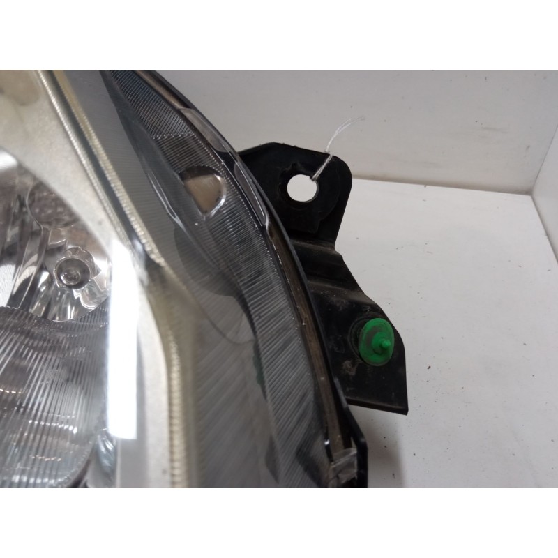 Recambio de faro derecho para renault clio iii (br0/1, cr0/1) 1.5 dci (br17, cr17) referencia OEM IAM   