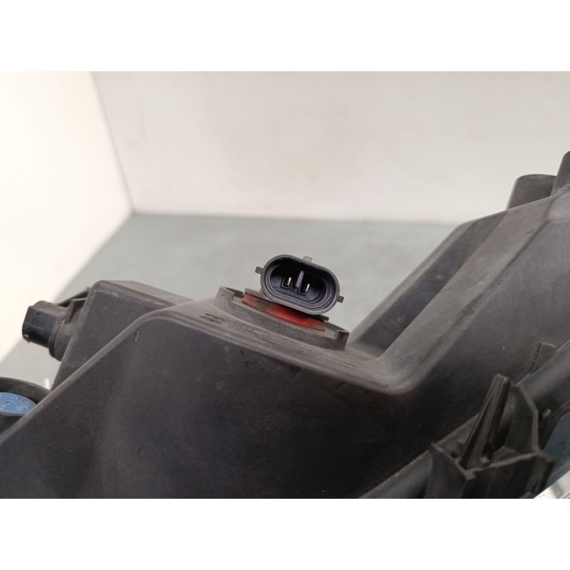 Recambio de faro antiniebla derecho para skoda superb ii (3t4) 2.0 tdi 16v referencia OEM IAM 3T0941700C 7690100001 