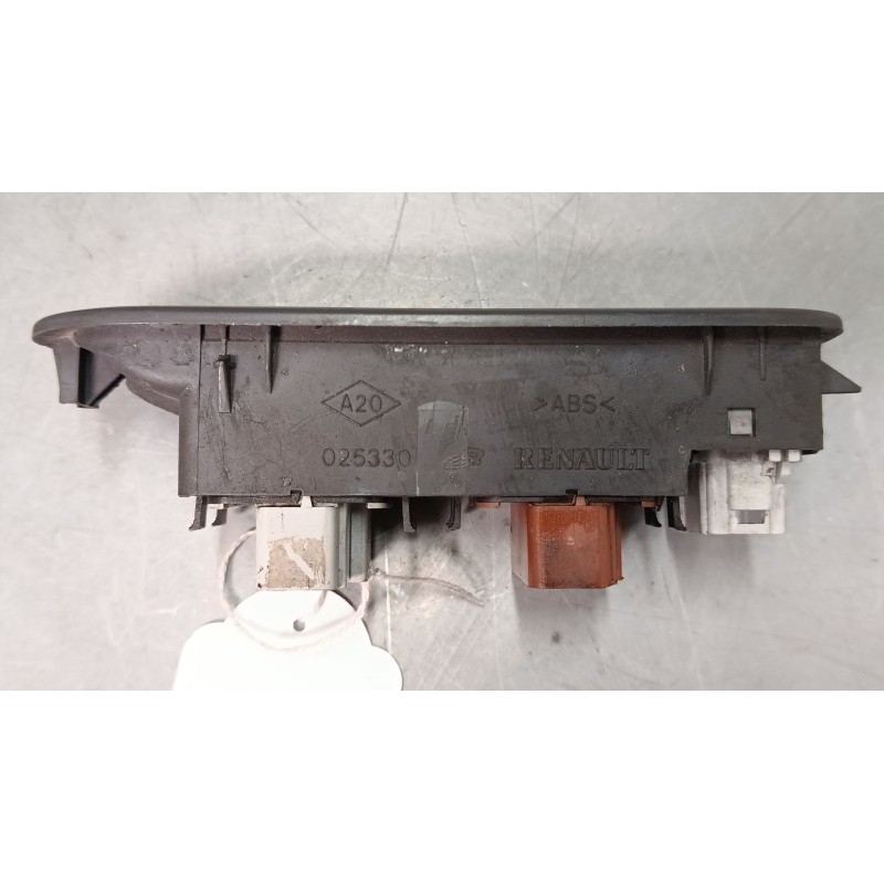 Recambio de mando elevalunas delantero izquierdo para renault scénic ii (jm0/1_) 1.5 dci (jm1e, jm16) referencia OEM IAM   