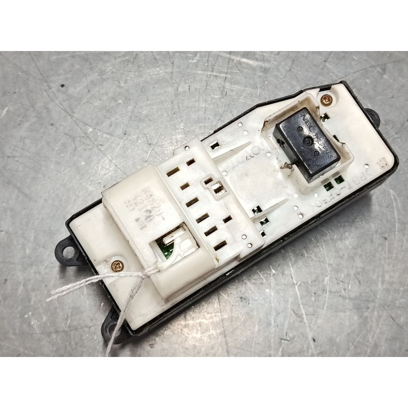 Recambio de mando elevalunas delantero izquierdo para toyota rav 4 ii (_a2_) 2.0 d 4wd (cla20_, cla21_) referencia OEM IAM   
