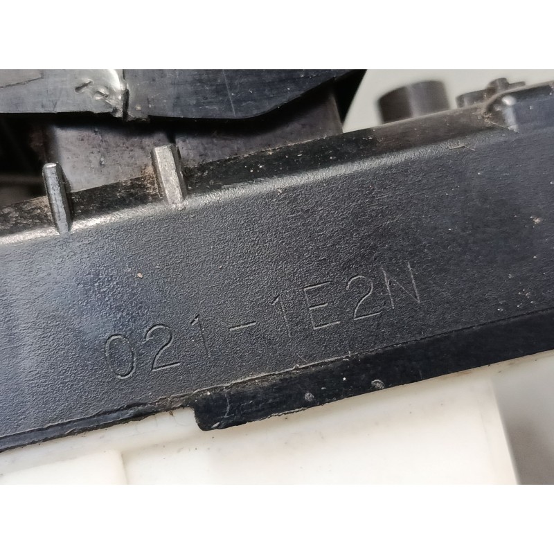 Recambio de mando elevalunas delantero izquierdo para toyota rav 4 ii (_a2_) 2.0 d 4wd (cla20_, cla21_) referencia OEM IAM   