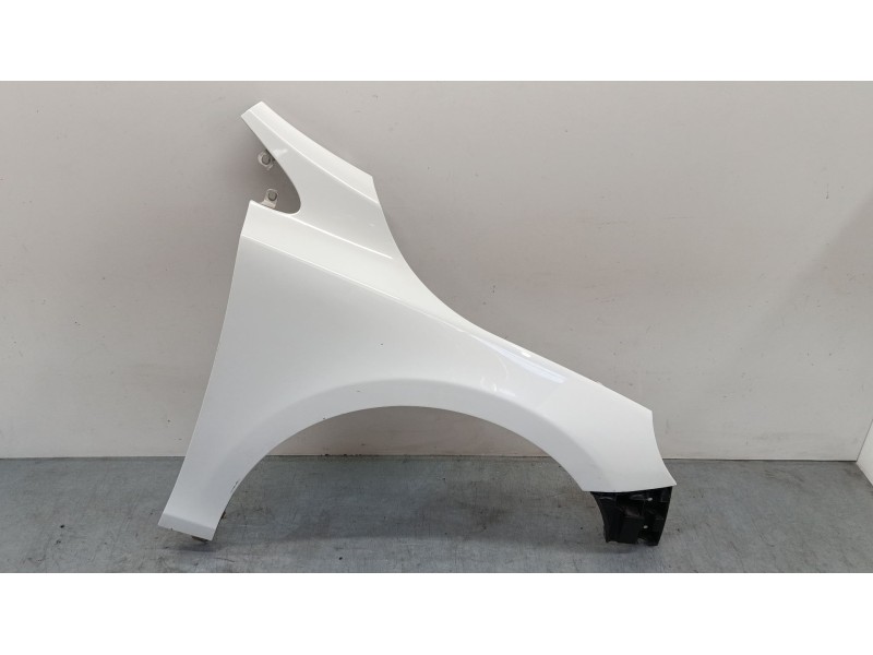 Recambio de aleta delantera derecha para volvo v40 hatchback (525) d2 referencia OEM IAM   