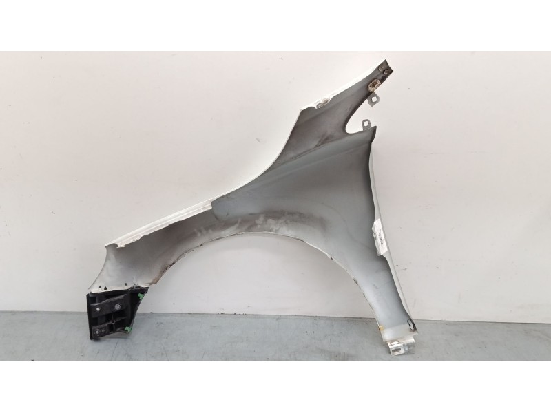 Recambio de aleta delantera derecha para volvo v40 hatchback (525) d2 referencia OEM IAM   