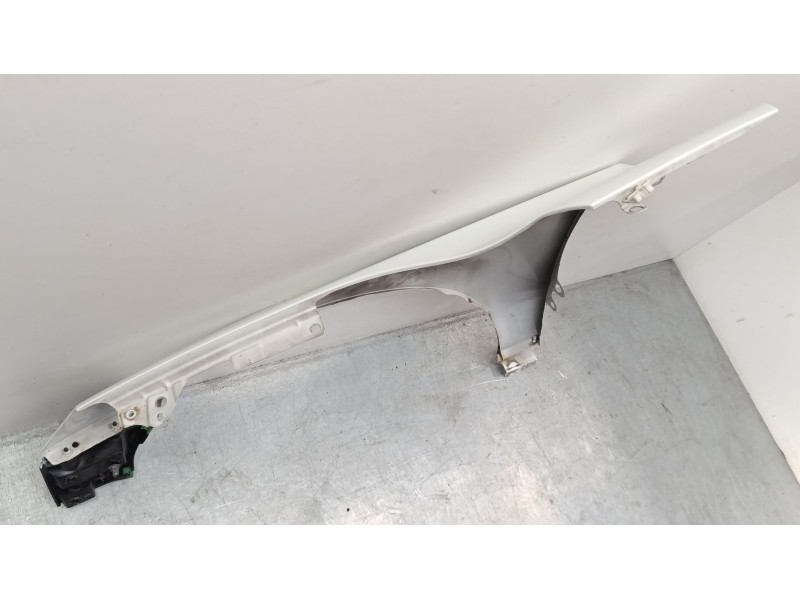 Recambio de aleta delantera derecha para volvo v40 hatchback (525) d2 referencia OEM IAM   