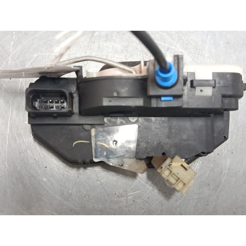 Recambio de cerradura puerta delantera derecha para opel astra j (p10) 1.7 cdti (68) referencia OEM IAM 3023880RH2  