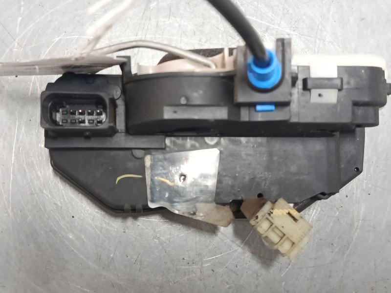 Recambio de cerradura puerta delantera derecha para opel astra j (p10) 1.7 cdti (68) referencia OEM IAM 3023880RH2  