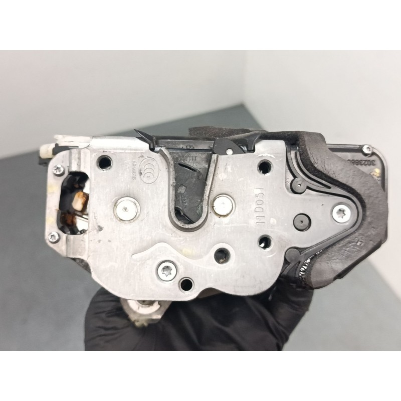 Recambio de cerradura puerta delantera derecha para opel astra j (p10) 1.7 cdti (68) referencia OEM IAM 3023880RH2  
