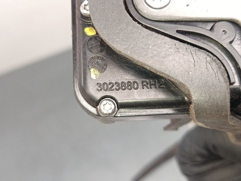 Recambio de cerradura puerta delantera derecha para opel astra j (p10) 1.7 cdti (68) referencia OEM IAM 3023880RH2  