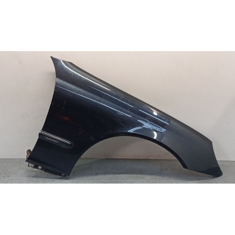 Recambio de aleta delantera derecha para mercedes-benz clase c (w203) c 200 kompressor (203.042) referencia OEM IAM   