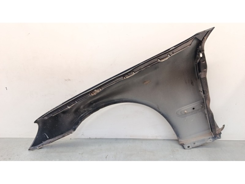 Recambio de aleta delantera derecha para mercedes-benz clase c (w203) c 200 kompressor (203.042) referencia OEM IAM   