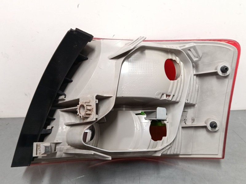 Recambio de piloto trasero izquierdo para audi a4 b7 avant (8ed) 2.0 tdi referencia OEM IAM 8E9945095E  