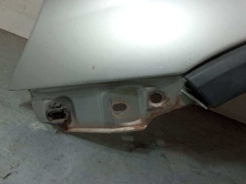 Recambio de aleta delantera izquierda para opel combo tour 1.6 referencia OEM IAM   