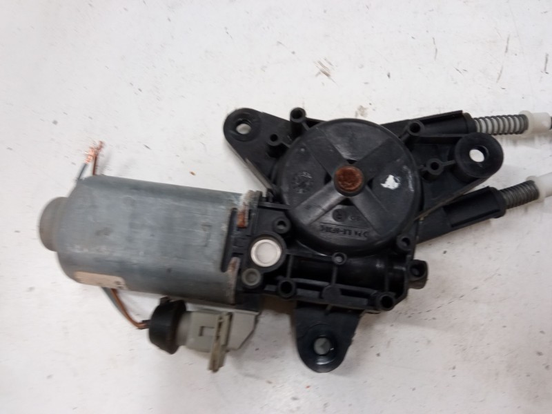 Recambio de elevalunas electrico delantero derecho para peugeot 106 ii (1a_, 1c_) 1.4 i referencia OEM IAM   