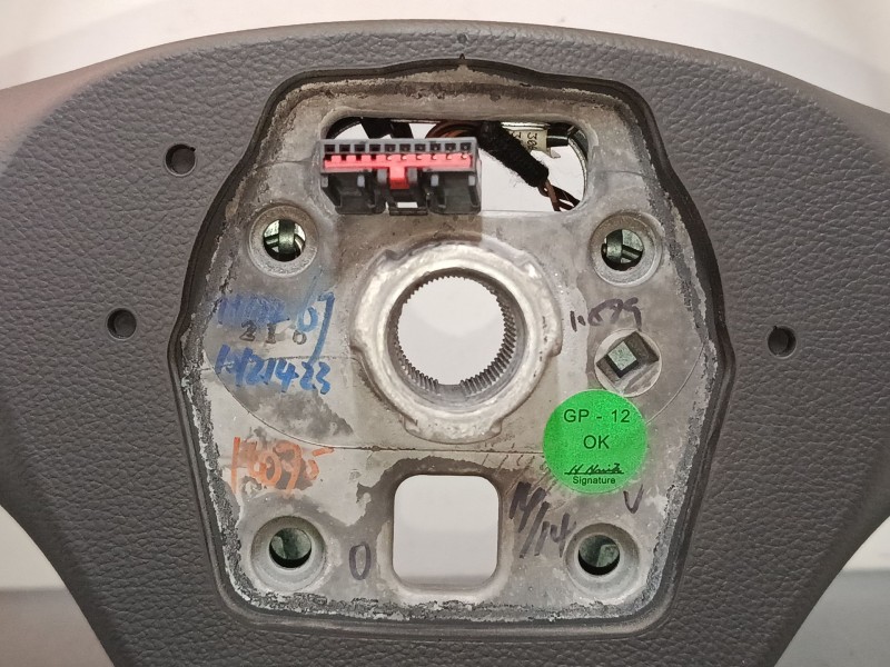 Recambio de volante multifincion para chevrolet orlando (j309) 2.0 d referencia OEM IAM 95227506  