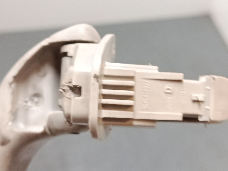 Recambio de asidero del derecho para peugeot 407 (6d_) 1.6 hdi 110 (6d9hzc, 6d9hyc) referencia OEM IAM   