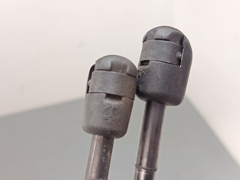 Recambio de amortiguadores capo para hyundai santa fé i (sm) 2.0 crdi 4x4 referencia OEM IAM   