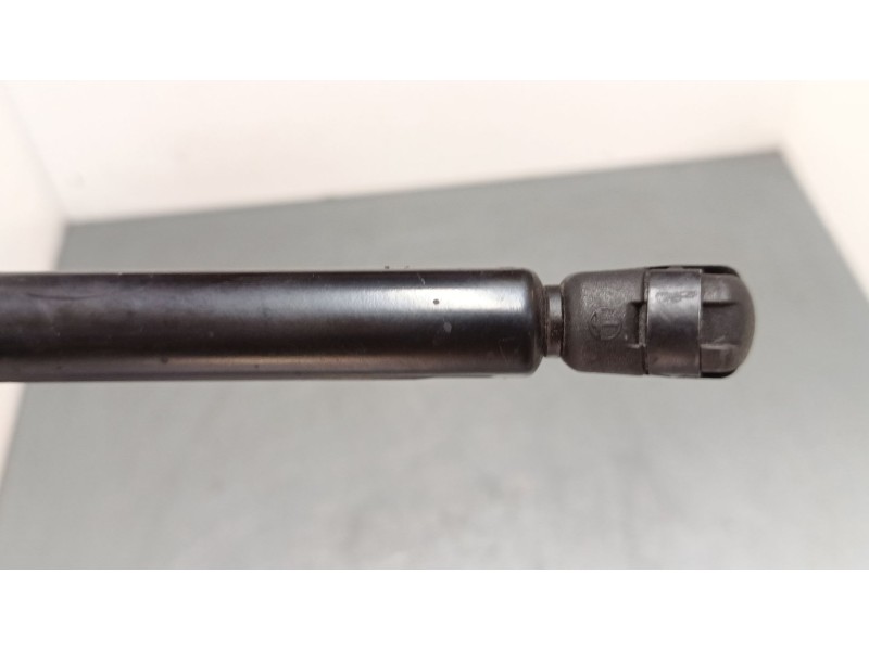 Recambio de amortiguadores capo para audi a3 (8l1) 1.9 tdi referencia OEM IAM   