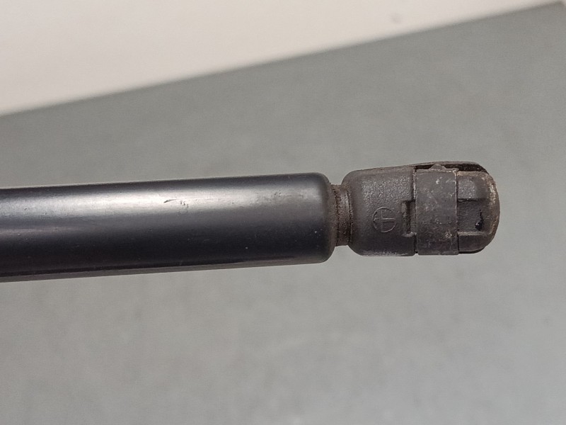 Recambio de amortiguadores capo para audi a3 (8l1) 1.9 tdi referencia OEM IAM   