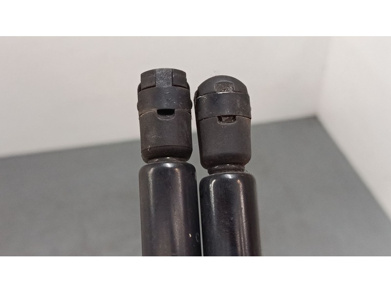 Recambio de amortiguadores malet/porton para renault scénic ii (jm0/1_) 1.9 dci (jm0g, jm12, jm1g, jm2c) referencia OEM IAM   