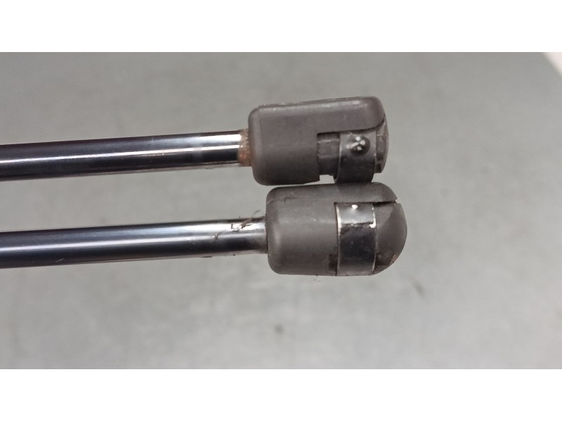 Recambio de amortiguadores malet/porton para renault scénic ii (jm0/1_) 1.9 dci (jm0g, jm12, jm1g, jm2c) referencia OEM IAM   