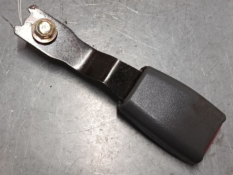Recambio de anclaje cinturon delantero derecho para hyundai santa fé i (sm) 2.0 crdi 4x4 referencia OEM IAM   