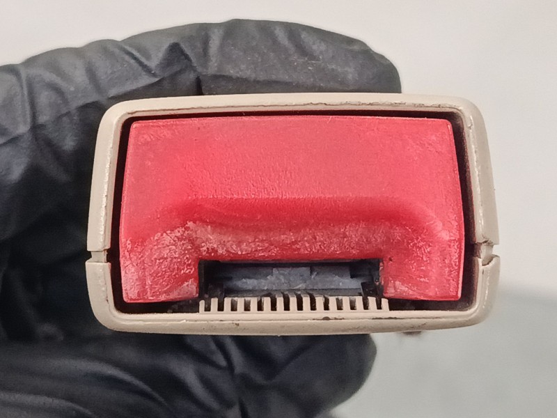 Recambio de anclaje cinturon delantero derecho para audi a3 (8l1) 1.9 tdi referencia OEM IAM   