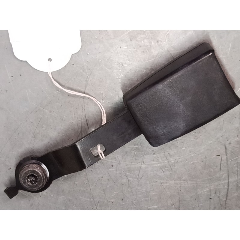 Recambio de anclaje cinturon delantero derecho para fiat grande punto van (199_) 1.3 jtd multijet (199cxc1a) referencia OEM IAM 
