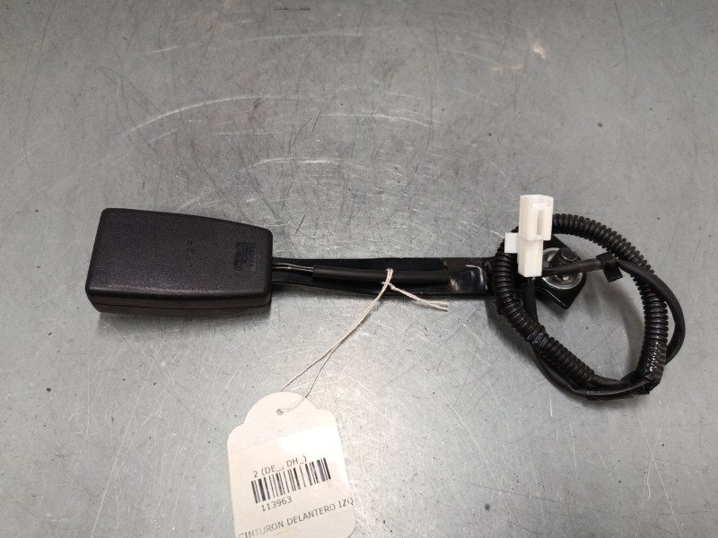 Recambio de anclaje cinturon delantero izquierdo para mazda 2 (de_, dh_) 1.5 (de5fs) referencia OEM IAM   