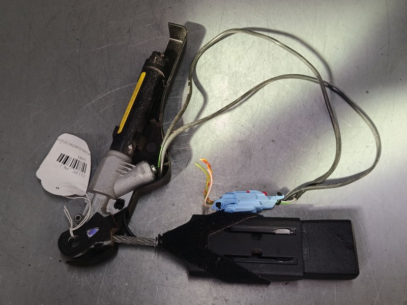 Recambio de anclaje cinturon delantero izquierdo para citroën c3 i (fc_, fn_) 1.4 hdi referencia OEM IAM   