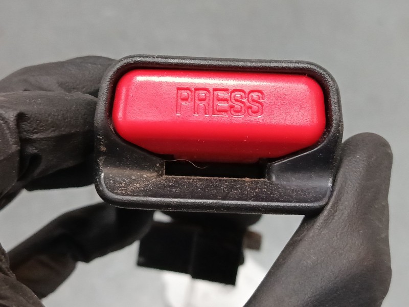 Recambio de anclaje con pretensor trasero derecho para toyota aygo (_b4_) 1.0 (kgb40) referencia OEM IAM   