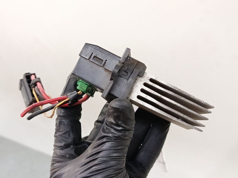 Recambio de resistencia calefaccion para renault megane ii station wagon (km0/1_) 1.5 dci (km02, km13) referencia OEM IAM F65716