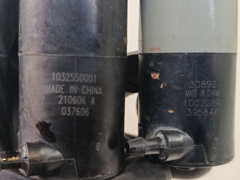 Recambio de bomba limpiaparabrisas para toyota auris (_e15_) 1.33 dual-vvti (nre150_) referencia OEM IAM   