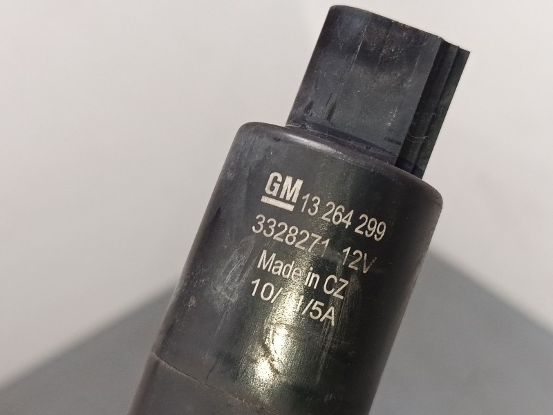 Recambio de bomba limpiaparabrisas para opel astra j (p10) 1.7 cdti (68) referencia OEM IAM 13264299  