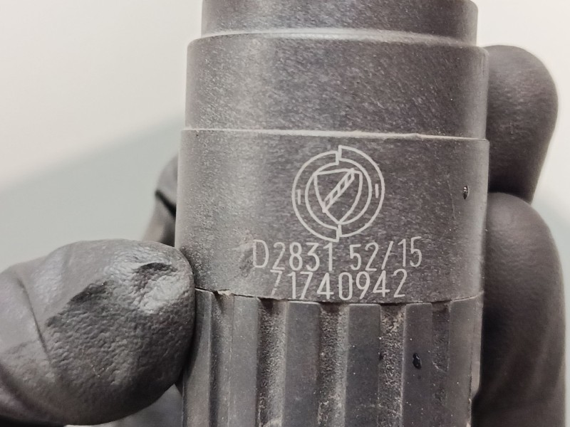 Recambio de bomba limpiaparabrisas para fiat 500 (312_) 1.2 (312axa1a) referencia OEM IAM 71740942  