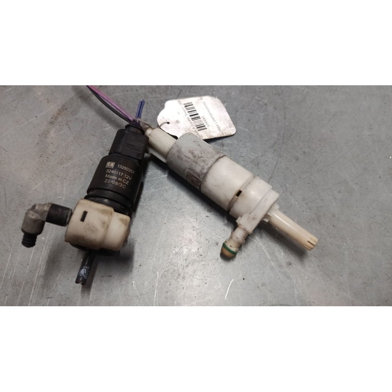 Recambio de bomba limpiaparabrisas para opel insignia a sports tourer (g09) 2.0 cdti (35) referencia OEM IAM 13250357  