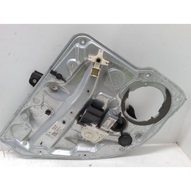 Recambio de elevalunas electrico trasero izquierdo para volkswagen golf iv (1j1) 1.9 tdi referencia OEM IAM   