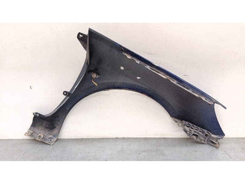 Recambio de aleta delantera izquierda para peugeot 307 cc (3b) 2.0 16v referencia OEM IAM 7840K8 9643107280 