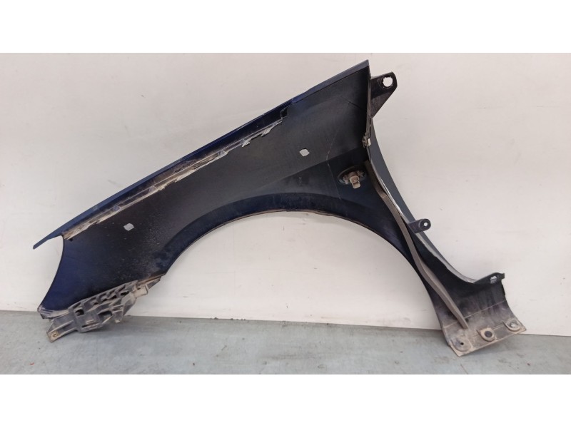 Recambio de aleta delantera derecha para peugeot 307 cc (3b) 2.0 16v referencia OEM IAM 9643107180  