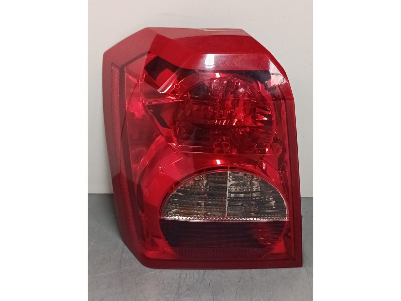 Recambio de piloto trasero izquierdo para dodge caliber 2.0 crd referencia OEM IAM 05303753AE  