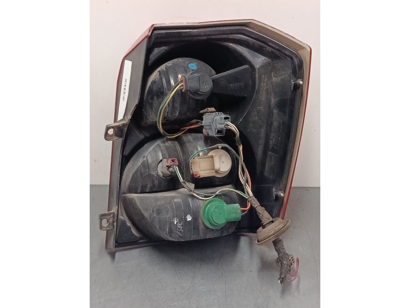 Recambio de piloto trasero izquierdo para dodge caliber 2.0 crd referencia OEM IAM 05303753AE  
