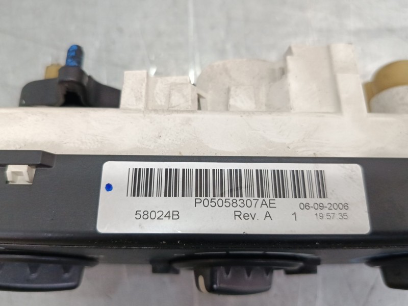 Recambio de mando calefaccion / a/a para dodge caliber 2.0 crd referencia OEM IAM P05058307AE  