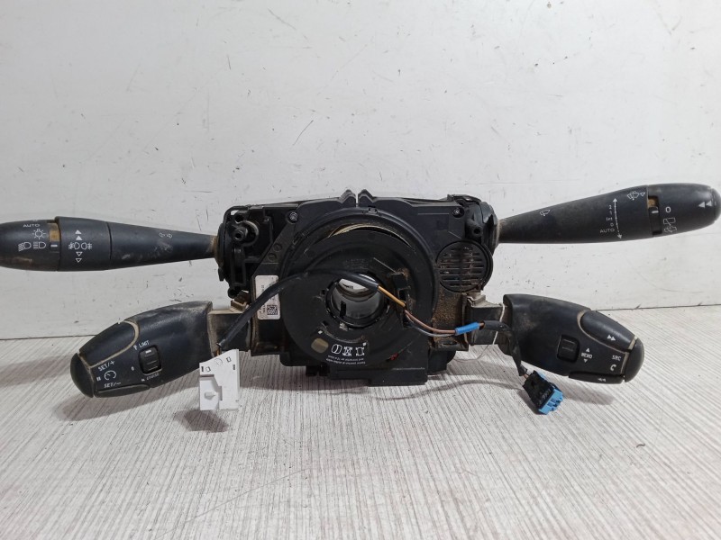 Recambio de mando luces para peugeot 3008 suv (mc_, mr_, mj_, m4_) 1.6 bluehdi 120 referencia OEM IAM 96773912ZD  COM2008