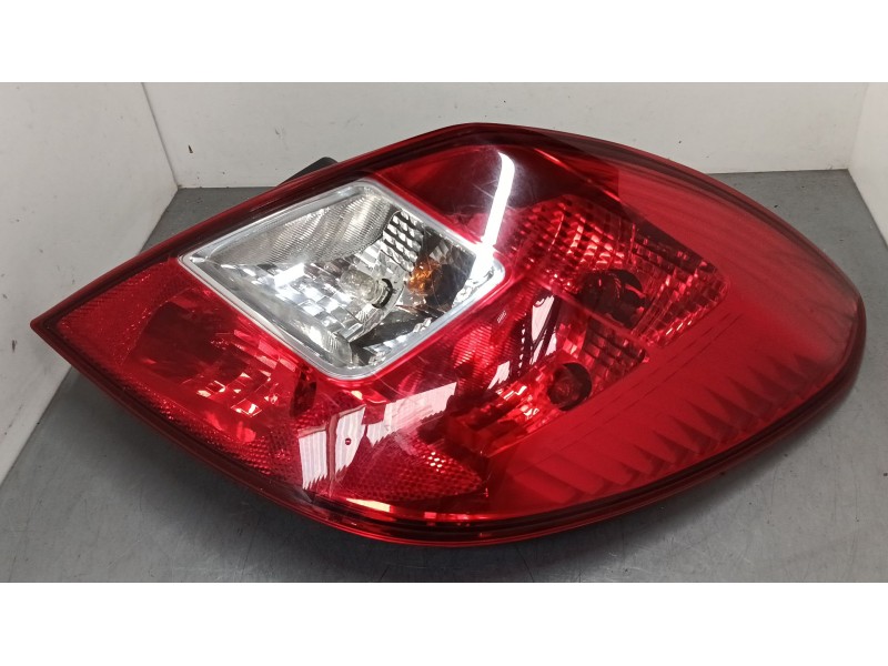 Recambio de piloto trasero derecho para opel corsa d (s07) 1.2 (l08, l68) referencia OEM IAM 13188046  