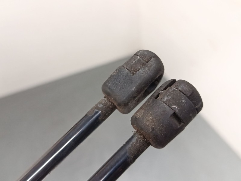 Recambio de amortiguadores malet/porton para toyota corolla station wagon (_e21_) 1.8 hybrid (zwe211) referencia OEM IAM 587519 