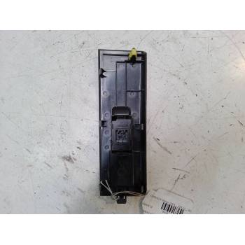 MANDO ELEVALUNAS DELANTERO DERECHO 848200F03000 