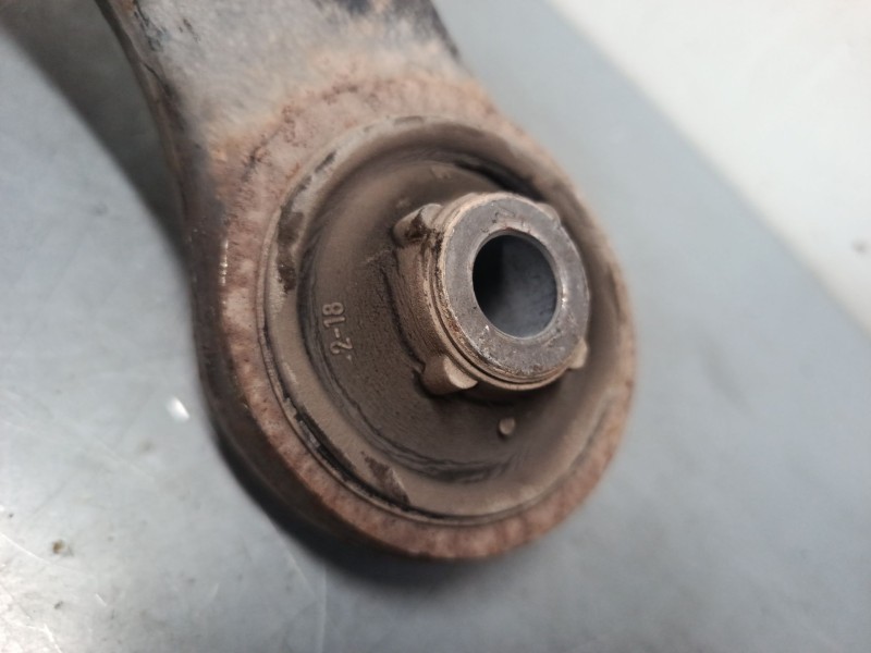 Recambio de brazo suspension inferior delantero izquierdo para peugeot 3008 i monospace (0u_) 2.0 hdi referencia OEM IAM   