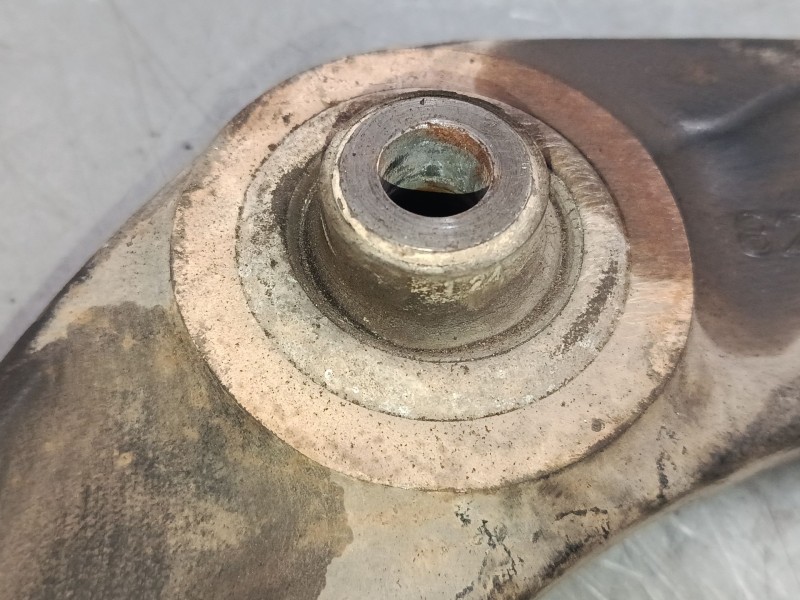 Recambio de brazo suspension inferior delantero derecho para peugeot 3008 i monospace (0u_) 2.0 hdi referencia OEM IAM   