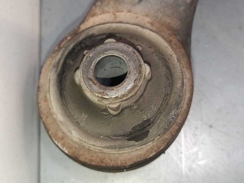 Recambio de brazo suspension inferior delantero derecho para peugeot 3008 i monospace (0u_) 2.0 hdi referencia OEM IAM   