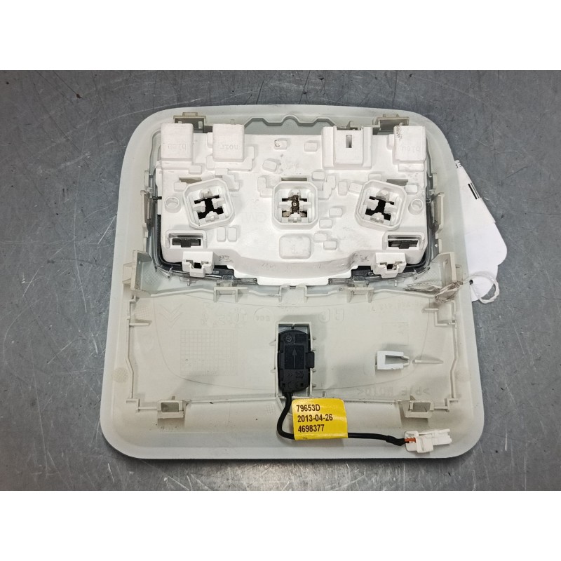 Recambio de luz interior delantera para peugeot 208 i (ca_, cc_) 1.4 hdi referencia OEM IAM 79653D  